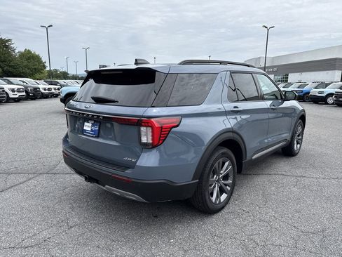 Used 2025 Ford Explorer Active w/ Active Comfort Package AWD/4WD image 7