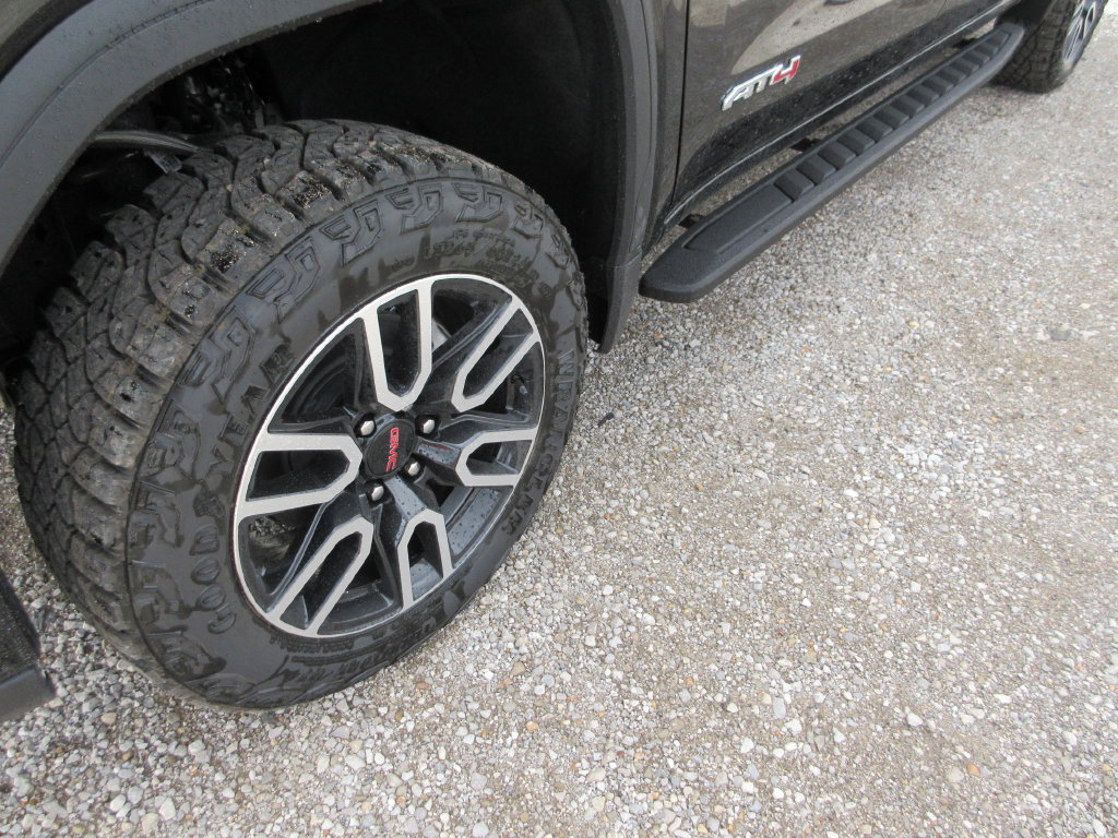 New 2026 GMC Sierra 1500 AT4 w/ AT4 Premium Package AWD/4WD image 12