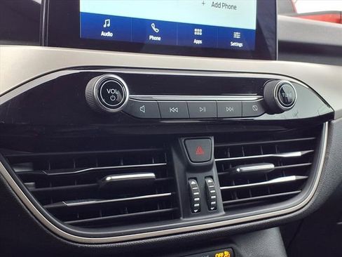 Used 2021 Ford Escape SE image 10