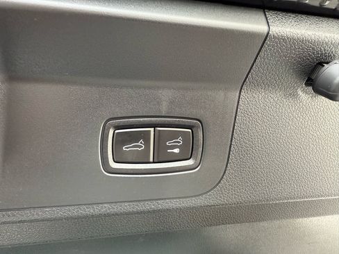 Used 2019 Porsche Panamera 4 image 25