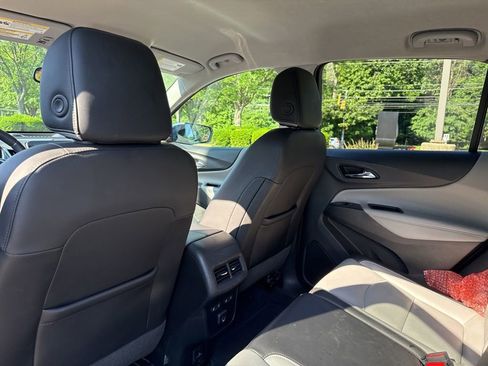 Used 2021 Chevrolet Equinox Premier AWD/4WD image 2