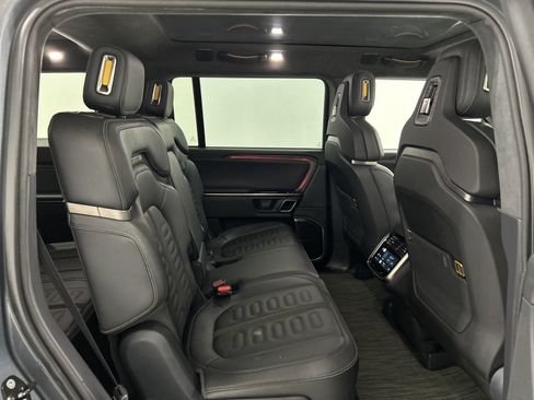 Used 2022 Rivian R1S Launch Edition AWD/4WD image 23