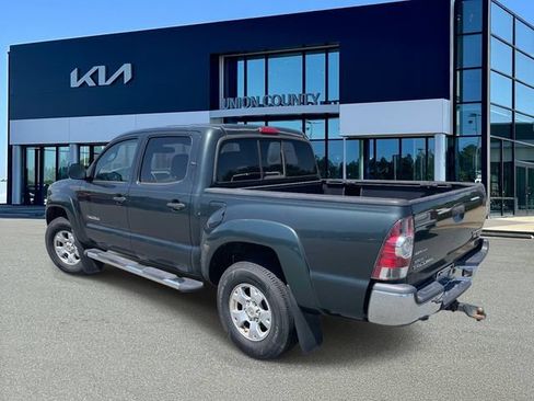 Used 2011 Toyota Tacoma PreRunner w/ SR5 Pkg #2 RWD image 4