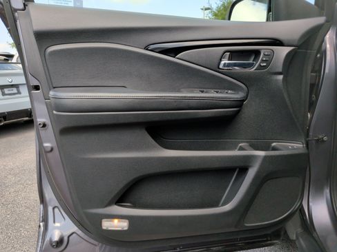 Used 2017 Honda Pilot Touring image 28