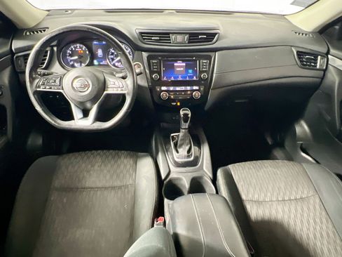 Used 2018 Nissan Rogue SV image 28
