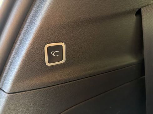 New 2026 Chrysler Pacifica Select image 10