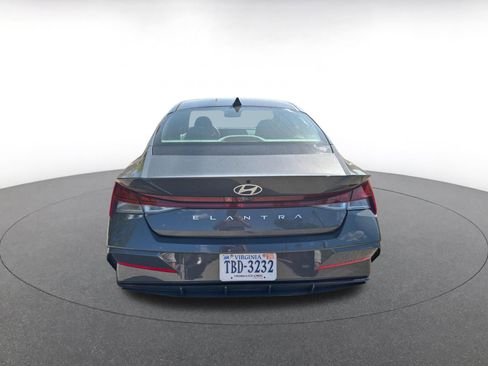 Used 2025 Hyundai Elantra SEL FWD image 6
