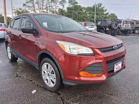 Used 2016 Ford Escape S FWD image 3