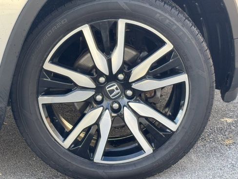 Used 2022 Honda Pilot Touring image 10