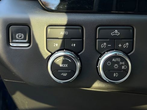 Used 2022 GMC Sierra 1500 Elevation image 35