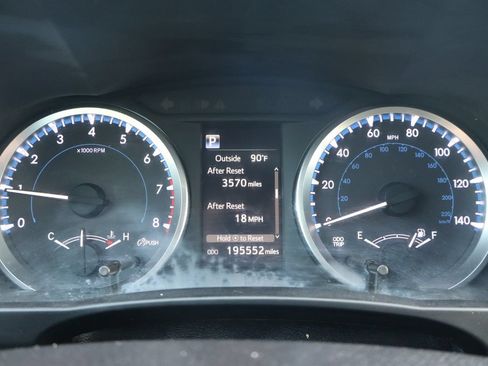 Used 2017 Toyota Highlander Plus w/ Carpet Mat Package AWD/4WD image 35