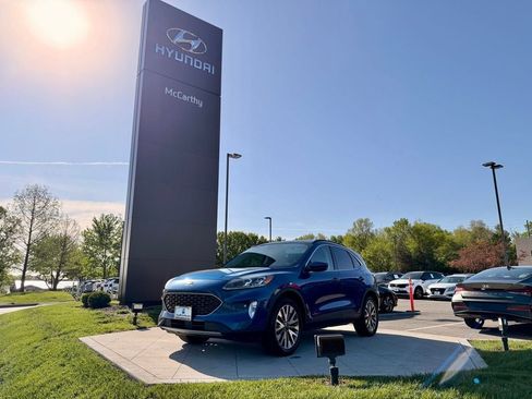 Used 2022 Ford Escape Titanium AWD/4WD image 1