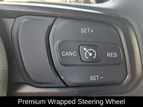 Used 2023 Jeep Gladiator Sport AWD/4WD image 18
