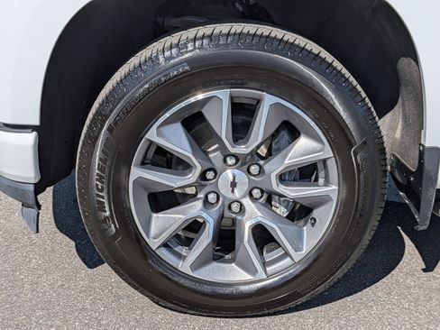 Used 2020 Chevrolet Silverado 1500 RST AWD/4WD image 10