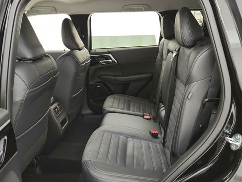Used 2025 Mitsubishi Outlander SE AWD/4WD image 11