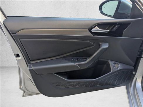 Used 2021 Volkswagen Jetta SEL Premium image 13