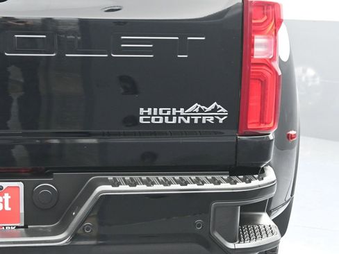 Used 2024 Chevrolet Silverado 3500 High Country w/ High Country Premium Package image 5