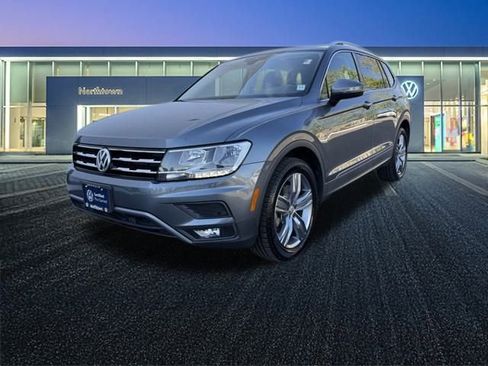 Certified 2020 Volkswagen Tiguan SEL image 8