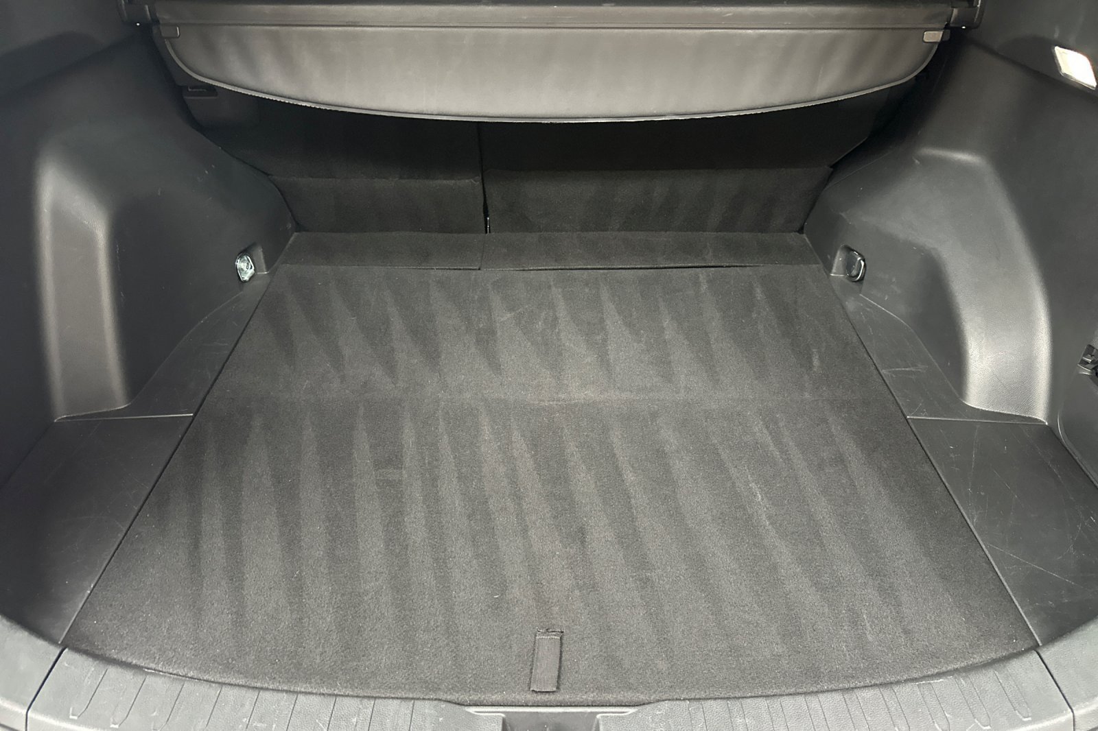 Used 2025 Toyota RAV4 XLE FWD image 19