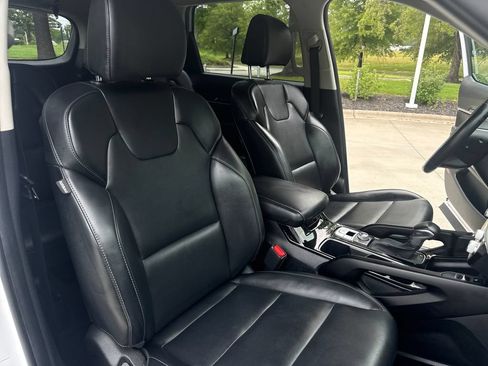 Used 2025 Kia Telluride S AWD/4WD image 35