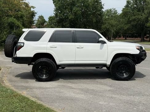 Used 2016 Toyota 4Runner SR5 Premium AWD/4WD image 7