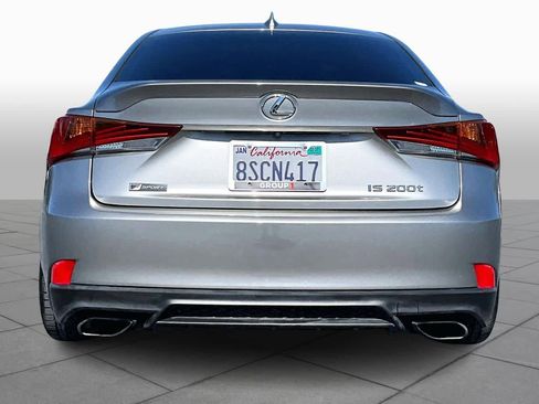Used 2017 Lexus IS 200t image 4