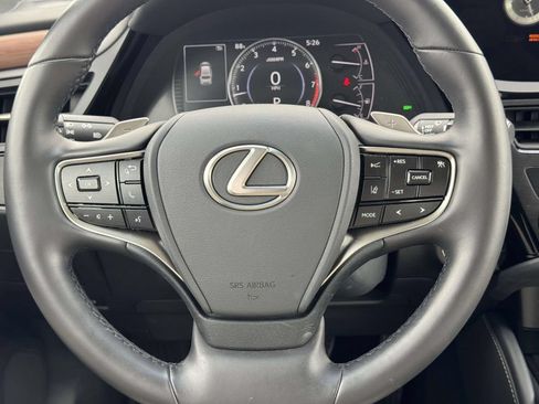 Used 2025 Lexus ES 350 w/ Premium Package FWD image 9