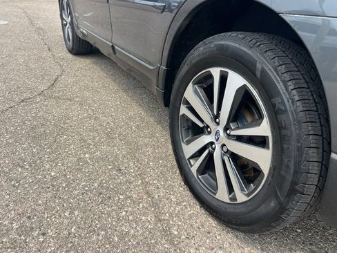 Used 2018 Subaru Outback 3.6R Limited AWD/4WD image 28