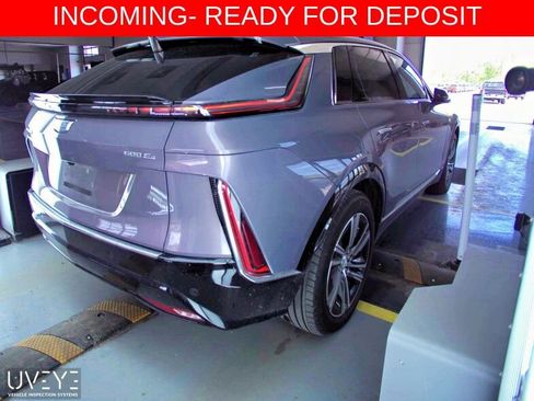 Used 2024 Cadillac Lyriq Luxury w/ LPO, Floor Liner Package AWD/4WD image 17