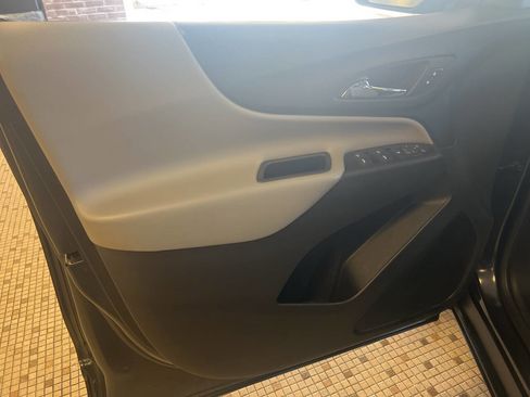 Used 2022 Chevrolet Equinox LS image 16