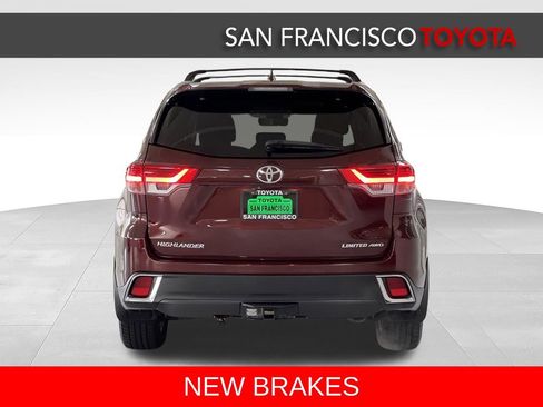 Used 2017 Toyota Highlander Limited AWD/4WD image 4