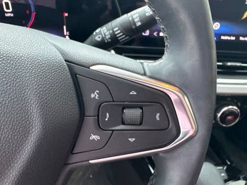 Used 2024 Chevrolet Trax LT w/ Sunroof Package FWD image 25