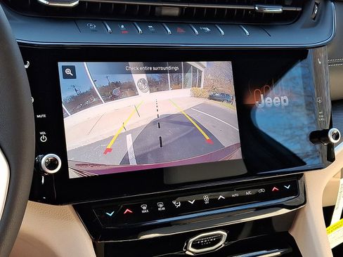 New 2026 Jeep Grand Cherokee Limited image 14