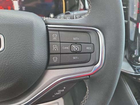 Used 2024 Jeep Wagoneer Series II image 21