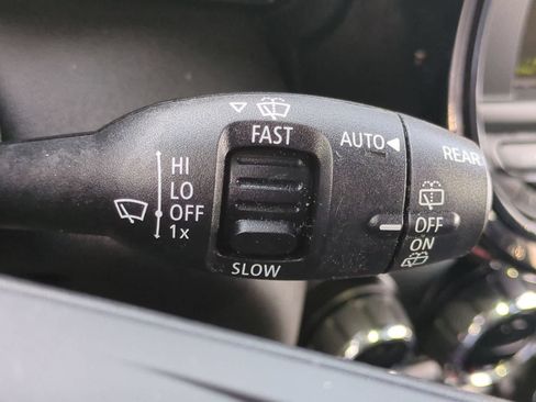 Used 2015 MINI Cooper 4-Door Hardtop FWD image 27