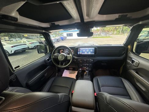 Used 2025 Jeep Wrangler Unlimited Rubicon 392 AWD/4WD image 25