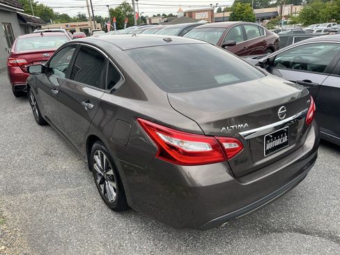 Used 2017 Nissan Altima 2.5 SV FWD image 7