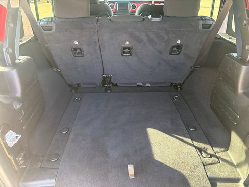 Used 2020 Jeep Wrangler Unlimited Rubicon AWD/4WD image 31