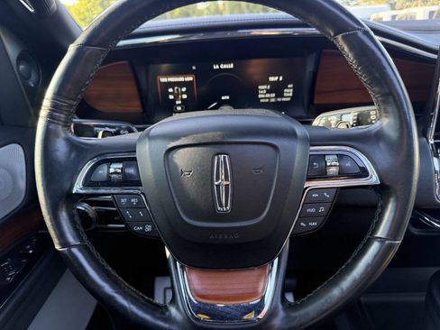Used 2019 Lincoln Navigator Reserve AWD/4WD image 26