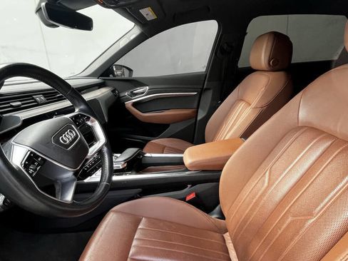 Used 2019 Audi e-tron Premium Plus w/ Cold Weather Package AWD/4WD image 19