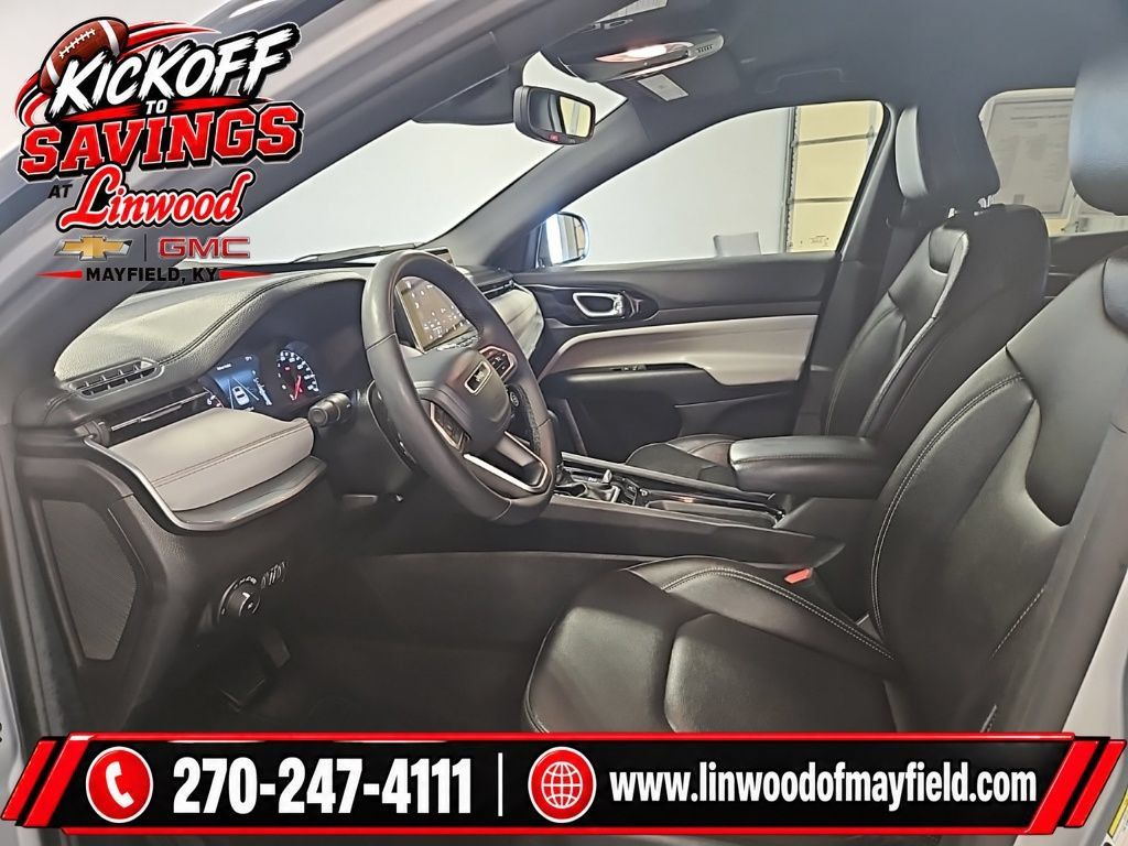Used 2025 Jeep Compass Limited AWD/4WD image 12