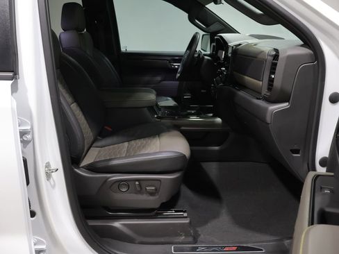 Used 2024 Chevrolet Silverado 1500 ZR2 w/ Technology Package image 21
