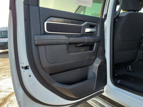 Used 2024 RAM 2500 Big Horn w/ Bed Utility Group image 19