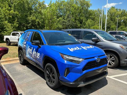 Used 2022 Toyota RAV4 XSE AWD/4WD image 40
