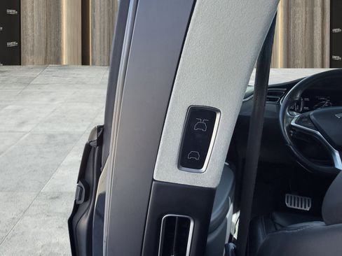 Used 2018 Tesla Model X P100D image 86