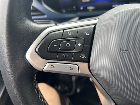 Used 2023 Volkswagen Taos SE w/ Black Wheel Package image 19