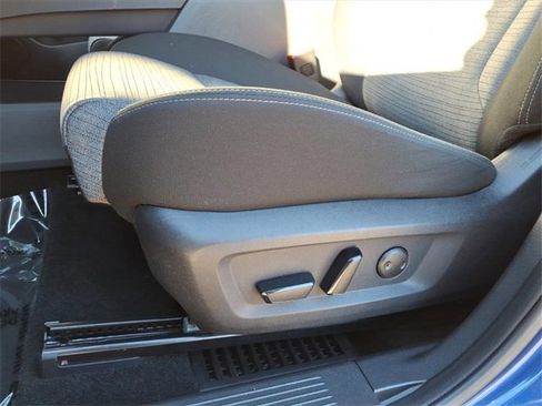 Used 2023 Nissan Rogue SV image 14