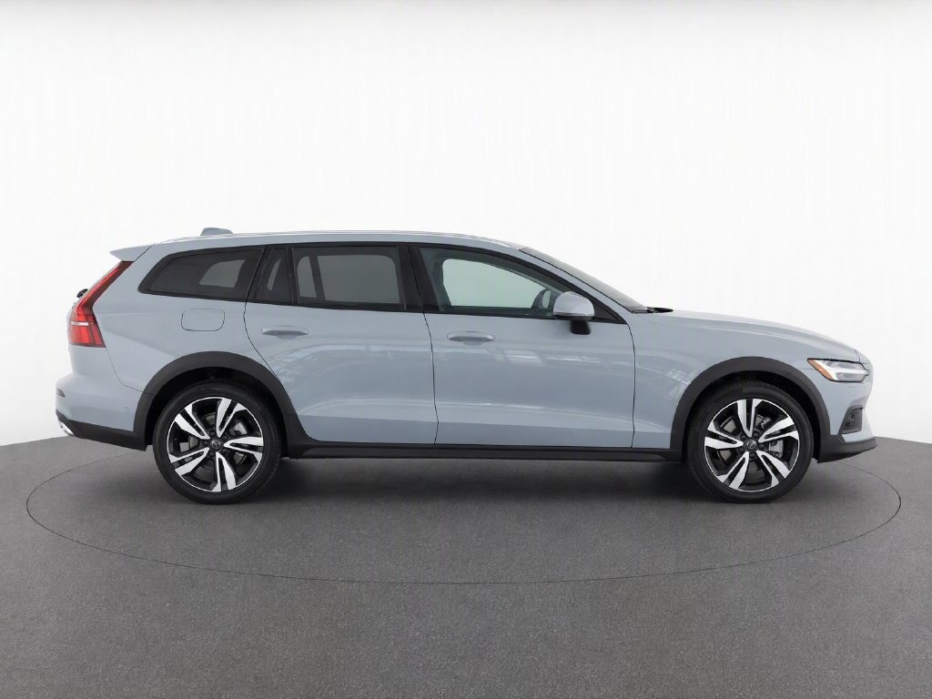 Used 2025 Volvo V60 B5 Cross Country Plus AWD/4WD image 7