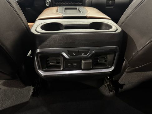 Used 2019 Chevrolet Silverado 1500 High Country image 39