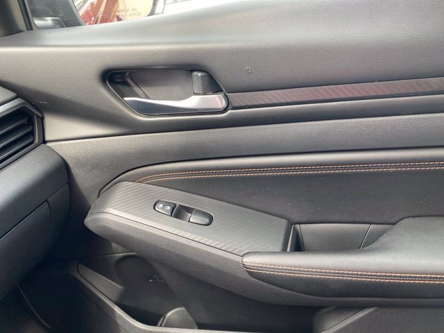 Used 2020 Nissan Altima 2.5 SR w/ Premium Package FWD image 23